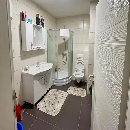 Little Bee Apartman *