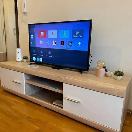 Little Bee Apartman *